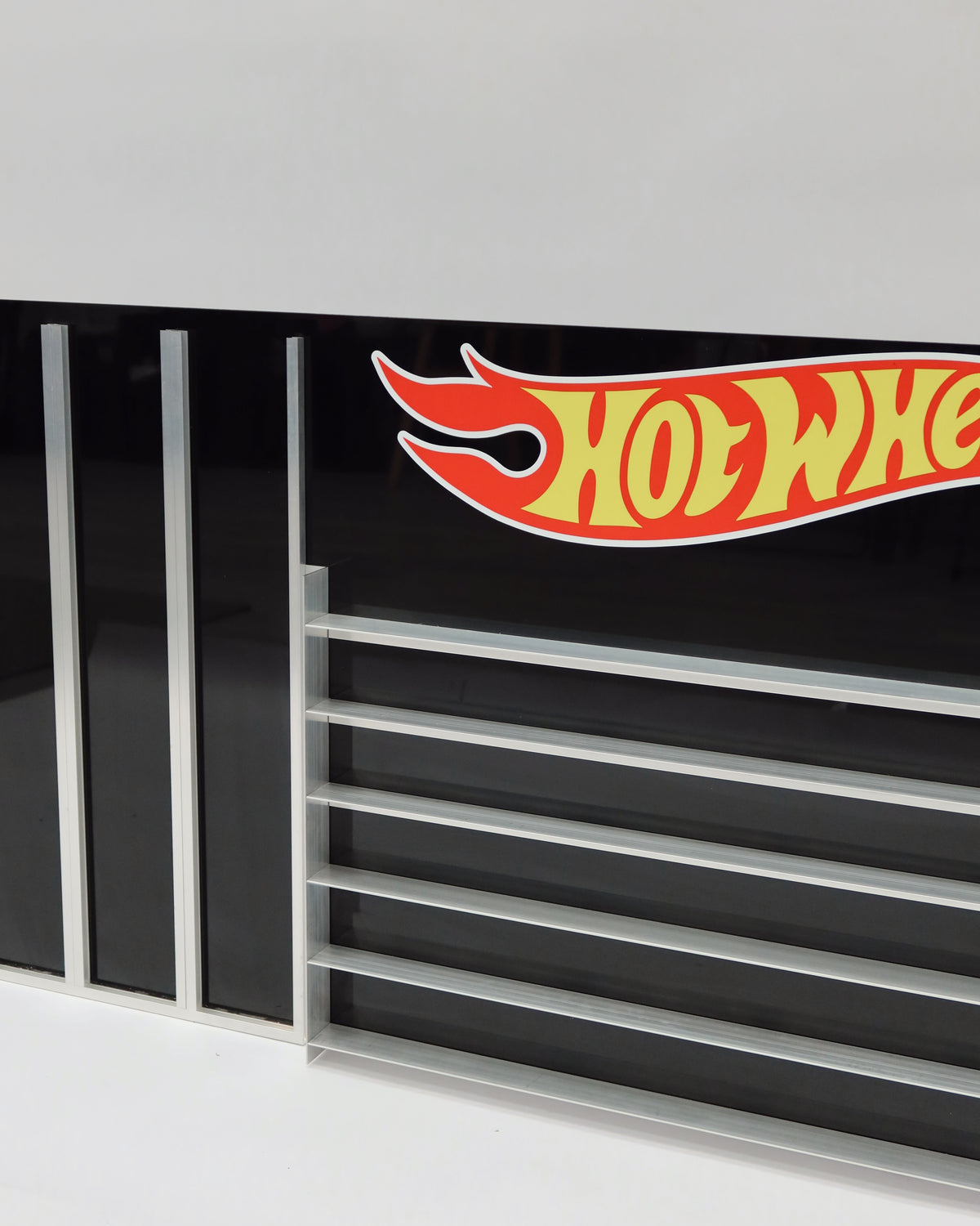 Diecast Hybrid Display