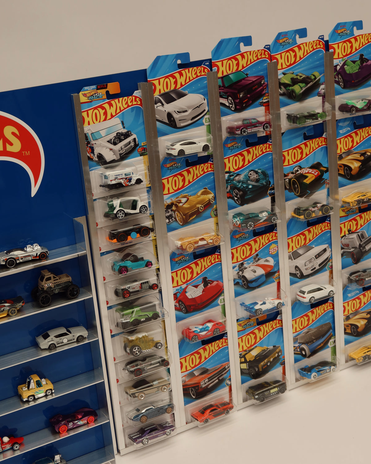Diecast Hybrid Display