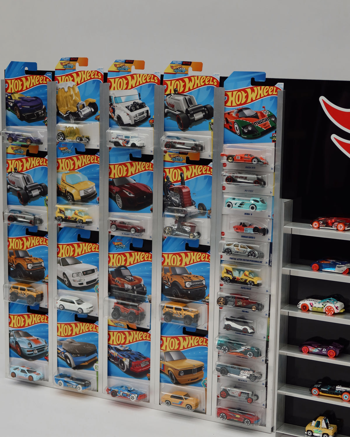 Diecast Hybrid Display